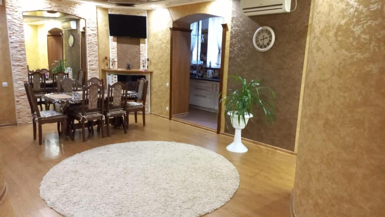 Lux Apartment City Center 尼古拉耶夫 外观 照片